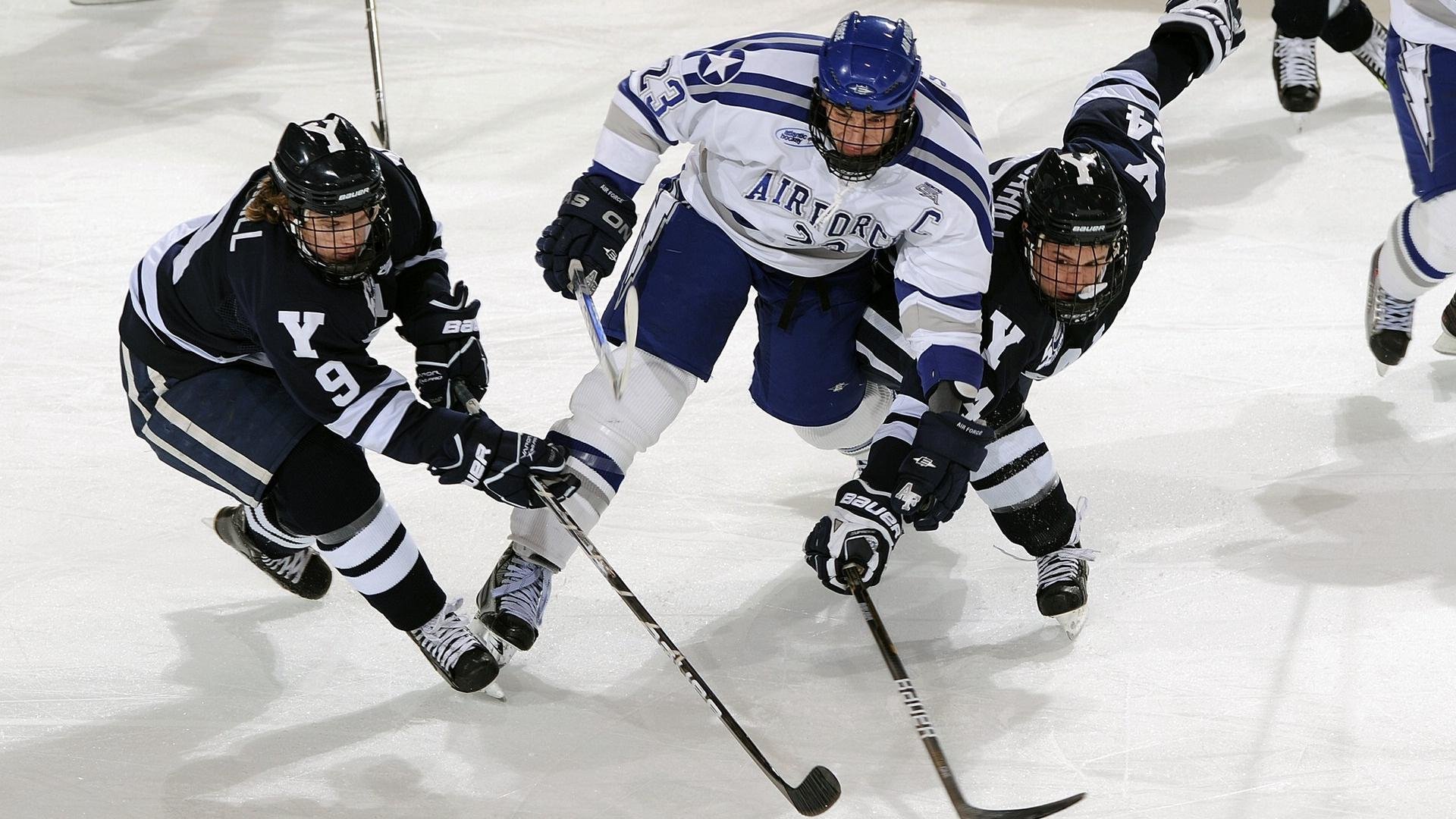 湖人压哨击败魔术，詹姆斯高光背后，是39岁的时光逆行者