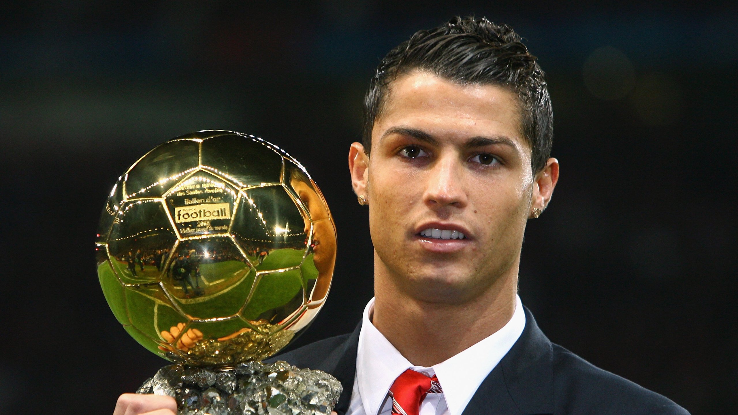 巴林引擎轰鸣，F1新赛季揭幕战与拉美足球暗战的双重变奏