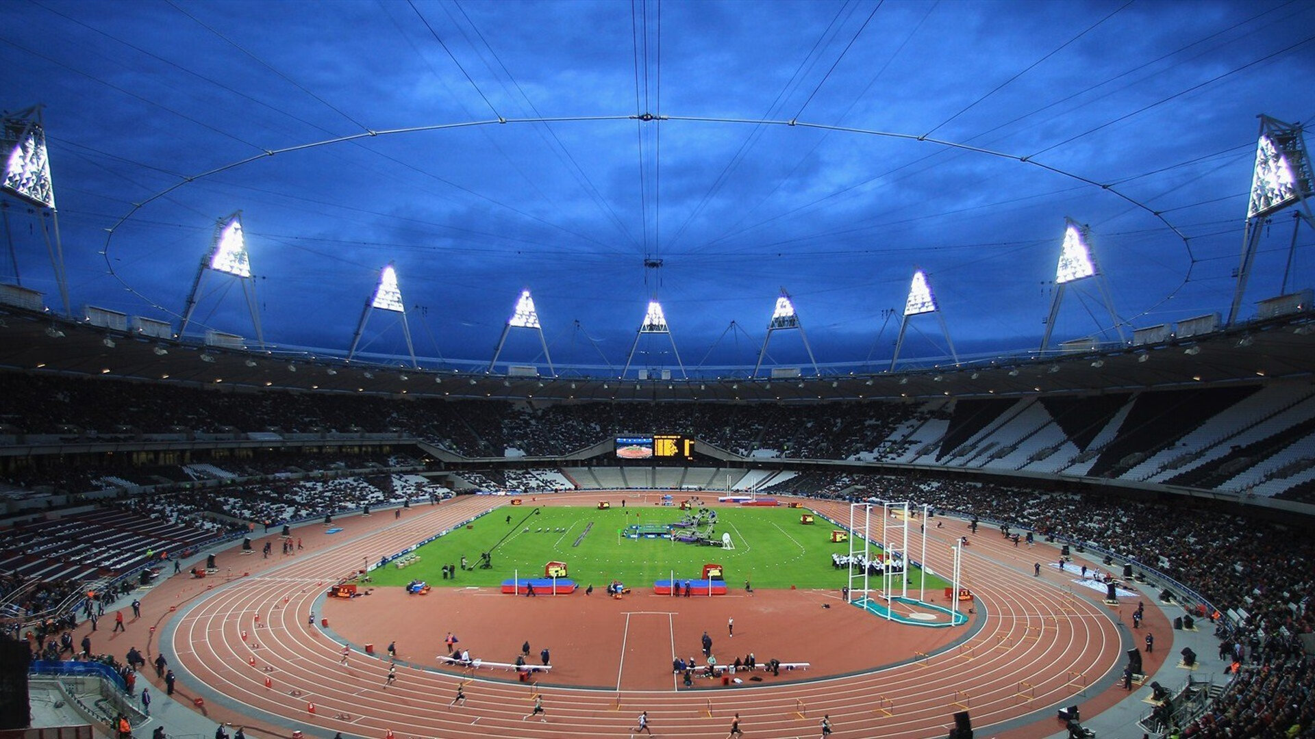 亚平宁风暴席卷C组，意大利4-1横扫葡萄牙，吉鲁梅开二度引爆经典对决